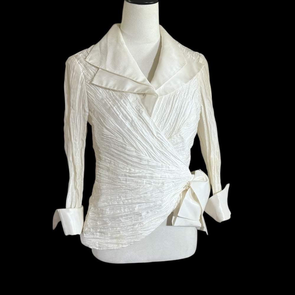 Victor Costa White Wrap Blouse with a Bow Closure❤️🩷❤️ BOTTOM OFFER